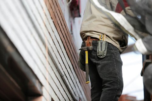 ouvrier sur un chantier