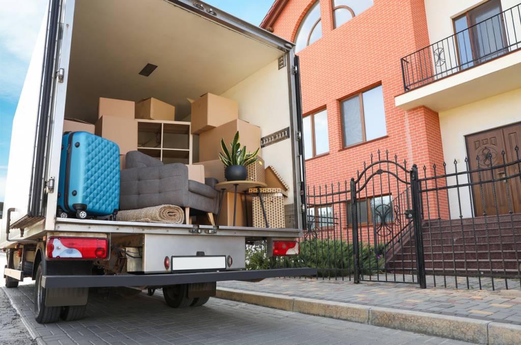 expert du débarras logement propre et ordonné