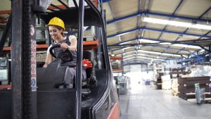 Location de chariot élévateur et de matériel de manutention : comprendre les enjeux pour les professionnels